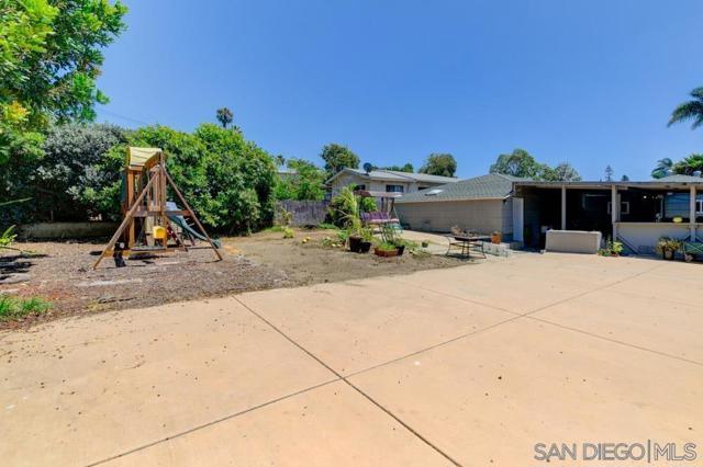 Image 15 of 21 For 845 13th St  Master Sui