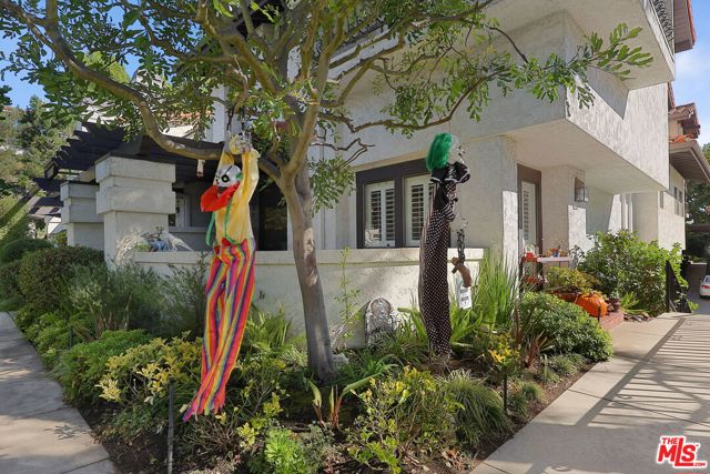 17226 Palisades Circle, Pacific Palisades, CA 90272