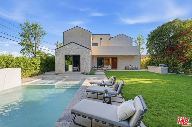5 Bed Home for Sale in Encino, California