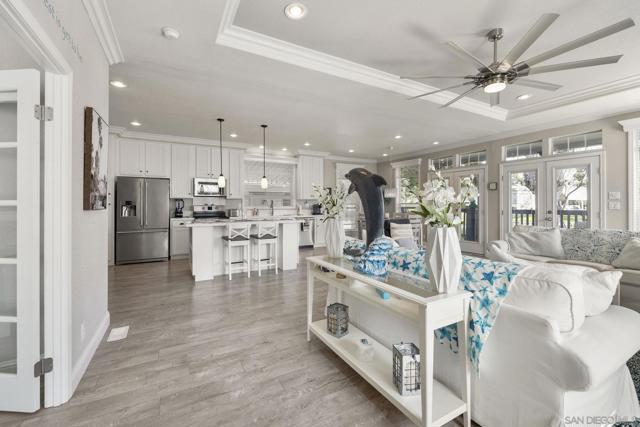 7313 Santa Barbara St, Carlsbad CA: https://media.crmls.org/mediaz/9843d237-88e0-4cc1-a16e-f8da3ffa72ad.jpg