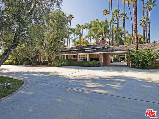 17545 Parthenia Street, Sherwood Forest CA: https://media.crmls.org/mediaz/98443021-26a8-4278-b280-7107f7c427a2.jpg