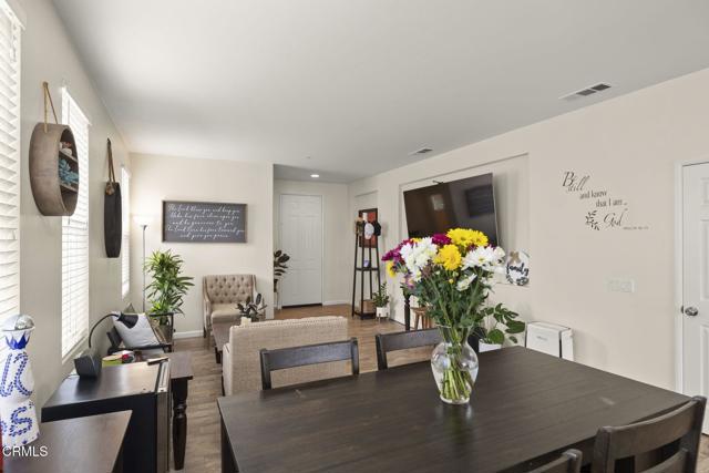 371 Huerta Street, Oxnard CA: https://media.crmls.org/mediaz/9844a7ef-f21c-4794-a068-ed960ac937b3.jpg