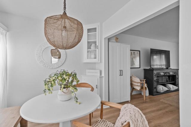 251 Orange Avenue, Coronado CA: https://media.crmls.org/mediaz/9844c851-f587-42c1-9485-222750be27d9.jpg