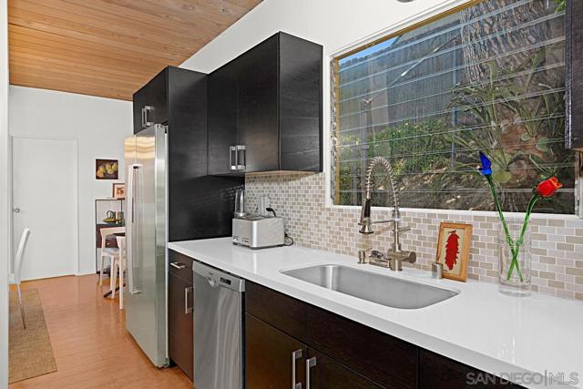 3455 Aldford Dr, San Diego CA: https://media.crmls.org/mediaz/9847df00-a128-4d3d-b43e-906bc8dce9e0.jpg