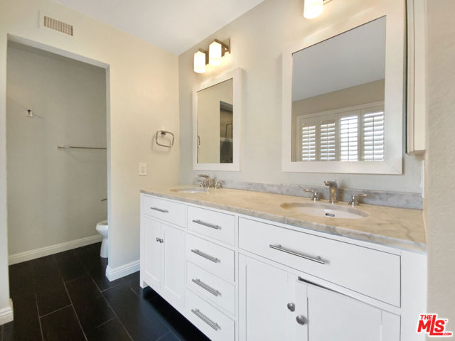 5996 Birdie Drive, La Verne CA: https://media.crmls.org/mediaz/98482089-7650-45b2-aa9f-94d10246b13e.jpg