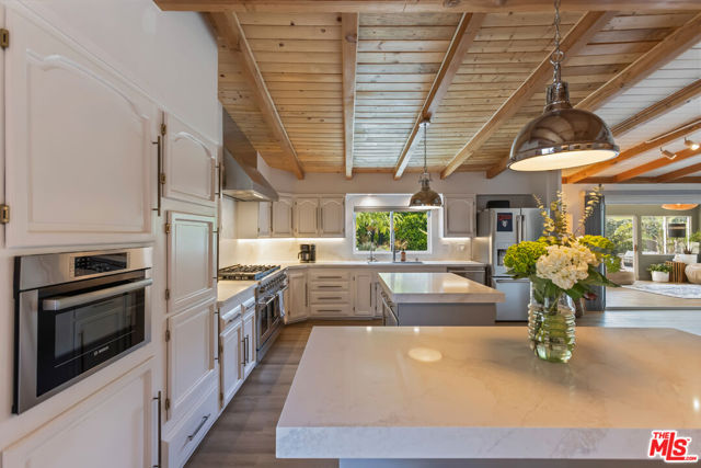 7442 Capps Avenue, Los Angeles CA: https://media.crmls.org/mediaz/984842b9-1b5b-489f-88e9-cb5bf04a6b57.jpg
