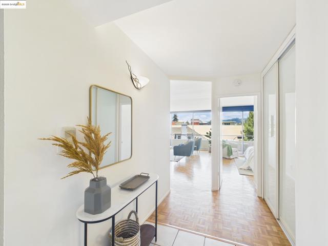 320 Lee St, Oakland CA: https://media.crmls.org/mediaz/98485d33-8e15-4264-a1a0-7828f277c34c.jpg