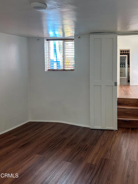 982 N Hoover Street, Silver Lake CA: https://media.crmls.org/mediaz/9848889f-90de-4ef8-9411-56dd6ac78432.jpg