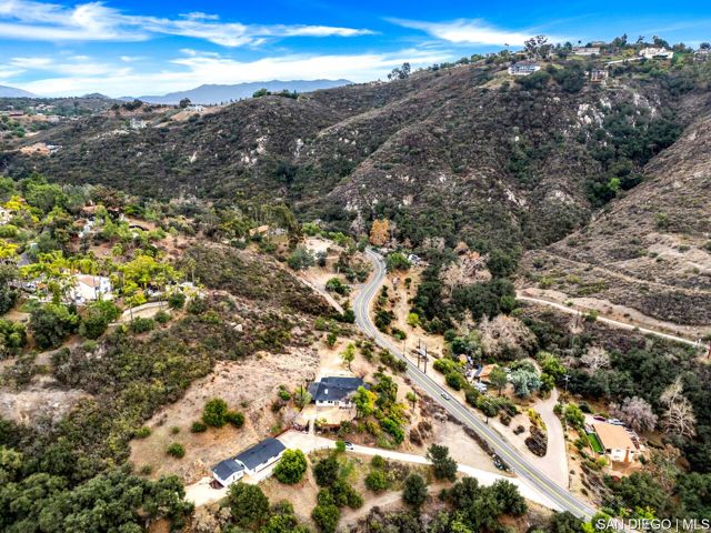 13764 Jamul DR, Jamul CA: https://media.crmls.org/mediaz/984a5ba5-f320-4c21-bc20-113b8f4e657b.jpg