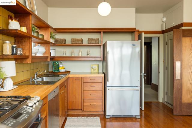 636 Vincente Ave, Berkeley CA: https://media.crmls.org/mediaz/984b590d-79e2-46e2-a81c-ad331192fc6c.jpg