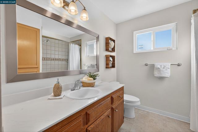 3904 Meadowbrook Cir, Pittsburg CA: https://media.crmls.org/mediaz/984bb8d9-1e92-4ba9-b90b-0cdf1f4e9c45.jpg