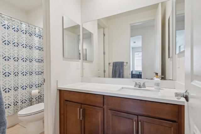 410 Thistle Court, Hollister CA: https://media.crmls.org/mediaz/984bdaaa-8a02-48e6-b6e4-fc650a995541.jpg