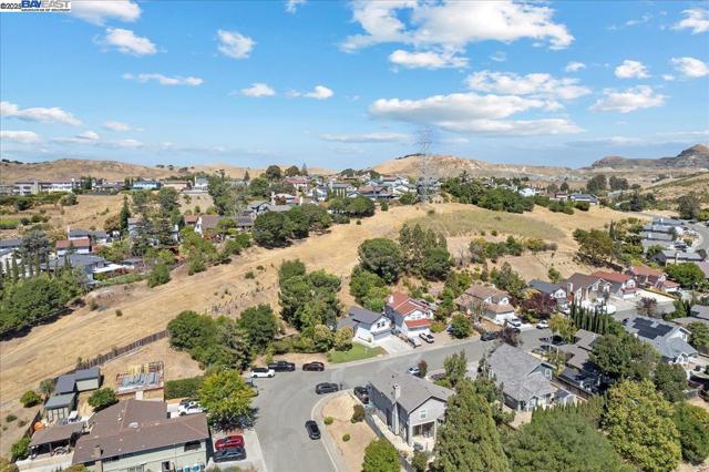 1218 Locust Dr, Vallejo CA: https://media.crmls.org/mediaz/984c0c33-0238-4a62-90da-83fc79a63071.jpg