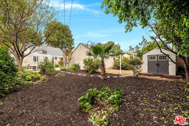 5728 Columbus Avenue Avenue, Sherman Oaks CA: https://media.crmls.org/mediaz/984c4d91-0d67-4c6c-869e-3607205a9be8.jpg