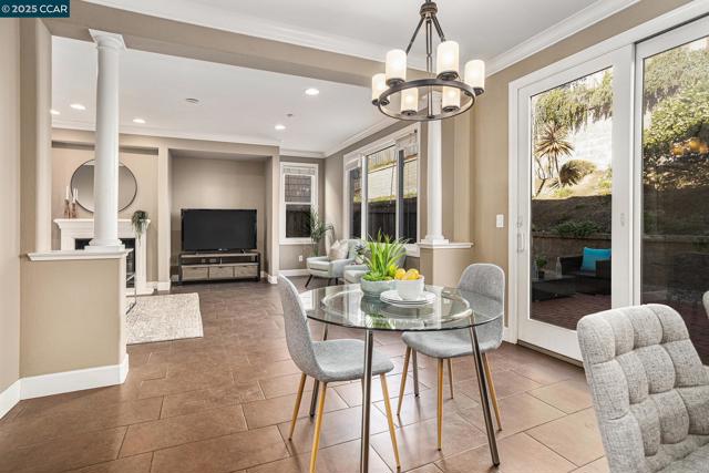 Image 13 of 50 For 203 Seacliff Way