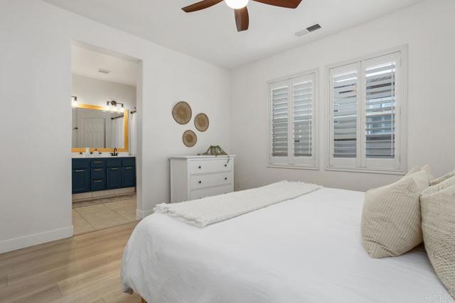 646 Sumner Way, Oceanside CA: https://media.crmls.org/mediaz/984c9196-a1b4-4f20-ae65-438caef5ca51.jpg