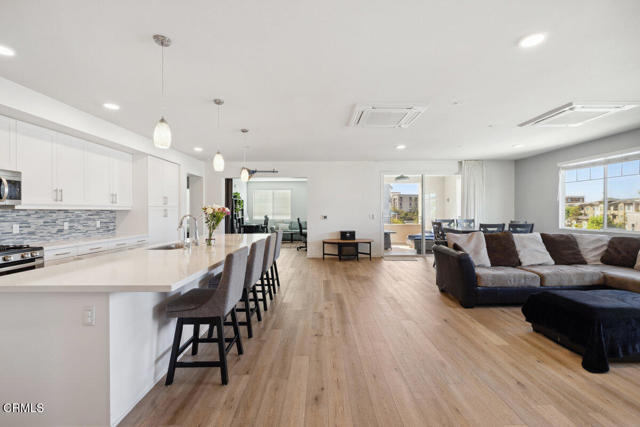 Detail Gallery Image 5 of 28 For 2800 Wagon Wheel Rd #304,  Oxnard,  CA 93036 - 3 Beds | 2/1 Baths