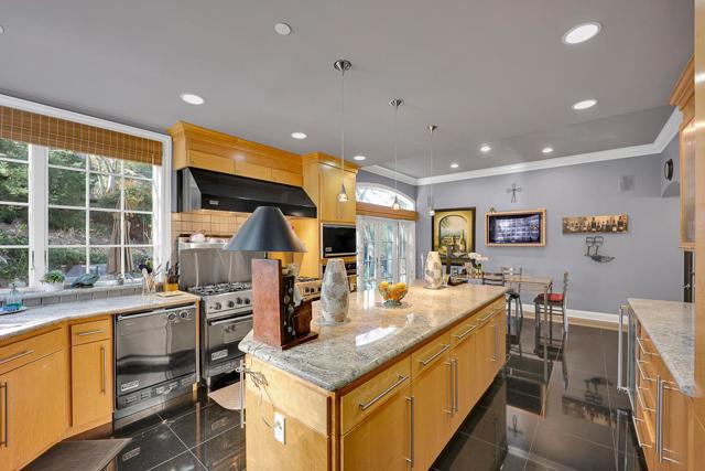 8451 Goldenrod Circle, Gilroy CA: https://media.crmls.org/mediaz/984d837c-bd2d-4705-a42e-17b2f0ff4bb8.jpg