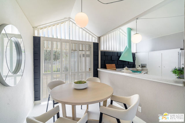 1772 S Araby Drive, Palm Springs CA: https://media.crmls.org/mediaz/984da689-88ab-4a48-828e-6c95be6e9890.jpg