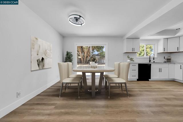 37643 Crocus Ct, Newark CA: https://media.crmls.org/mediaz/984e755c-41c9-476b-b2db-3abee90e0bf7.jpg