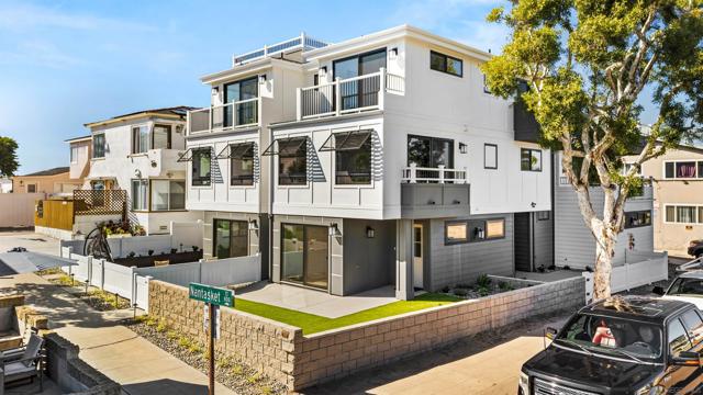 718 Nantasket Ct, San Diego CA: https://media.crmls.org/mediaz/984ede62-95d9-443d-9b62-852aa461bfa4.jpg