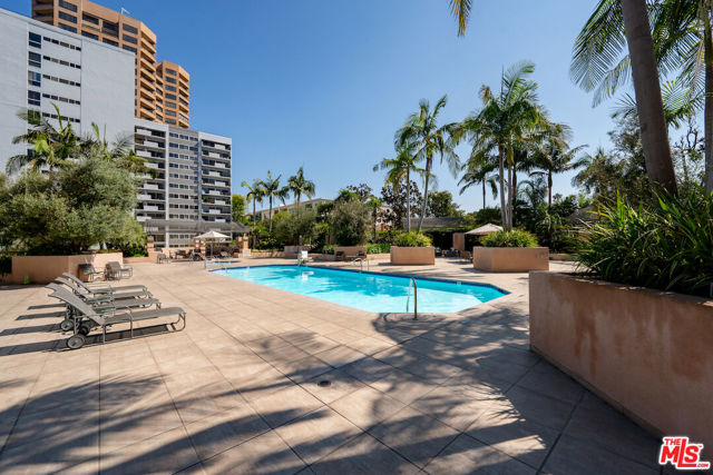 10490 Wilshire Boulevard, Los Angeles CA: https://media.crmls.org/mediaz/984f799c-614b-4b16-86e2-a162ad649b8a.jpg