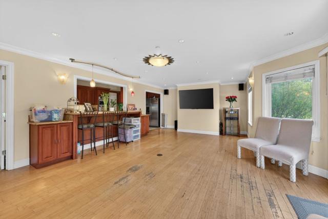 746 Jacaranda Circle, Hillsborough CA: https://media.crmls.org/mediaz/9850af60-3ebe-4fab-917c-8b088ddcae54.jpg