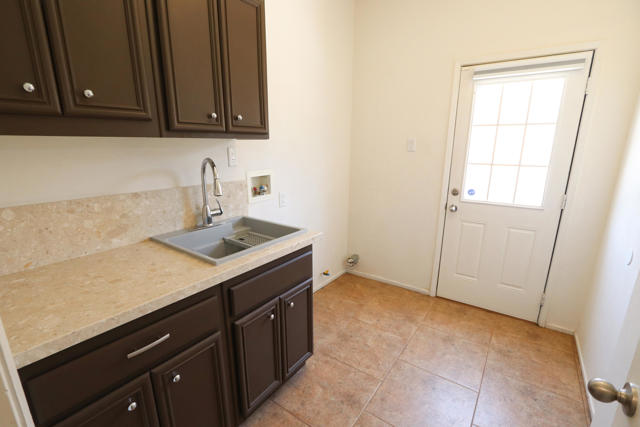 1197 Oro Rdg, Palm Springs CA: https://media.crmls.org/mediaz/9850e981-dfea-471b-9aa4-9d74542ba994.jpg