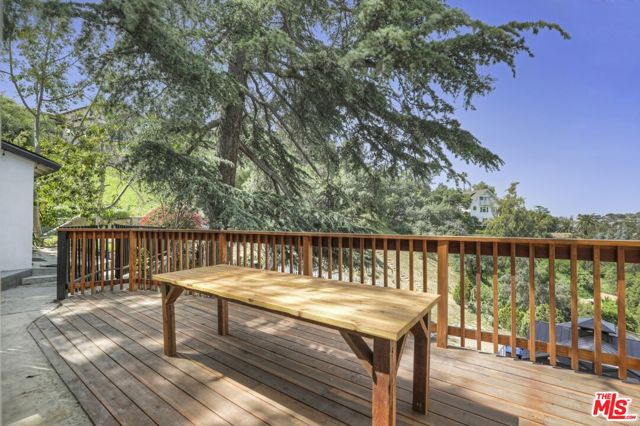 2225 1/2 Lake Shore Avenue, Los Angeles CA: https://media.crmls.org/mediaz/9850ecde-7df0-4d1a-a493-d4cea4fdd97c.jpg