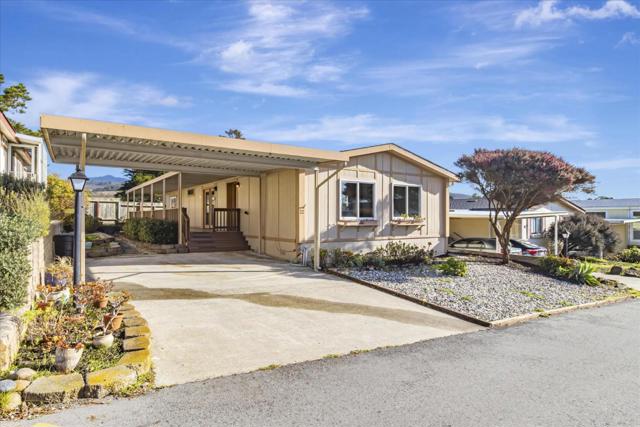 22 Canada Cove Avenue, Half Moon Bay CA: https://media.crmls.org/mediaz/98515d04-8b1c-4bf5-9374-705670aee4c3.jpg