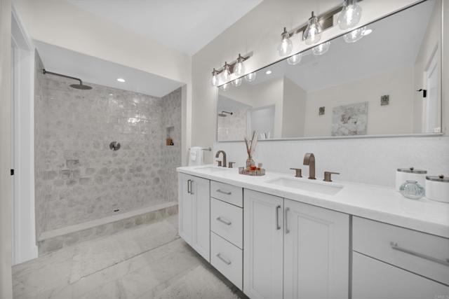 812 N Cleveland Street, Oceanside CA: https://media.crmls.org/mediaz/985182e7-616c-4c2b-8354-354eacdc9c08.jpg
