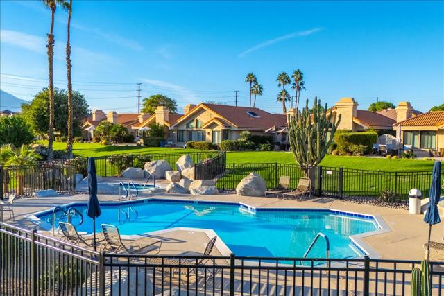 44 Acapulco Drive, Palm Desert CA: https://media.crmls.org/mediaz/98520bd8-d4e7-48f2-ae91-abb3a72c0416.jpg