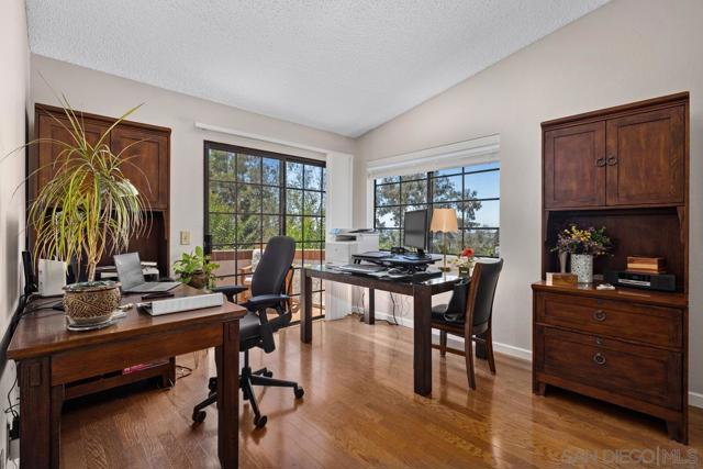 3860 MURRAY HILL RD, La Mesa CA: https://media.crmls.org/mediaz/98525702-bdbe-4fb0-8baf-75c72197d420.jpg