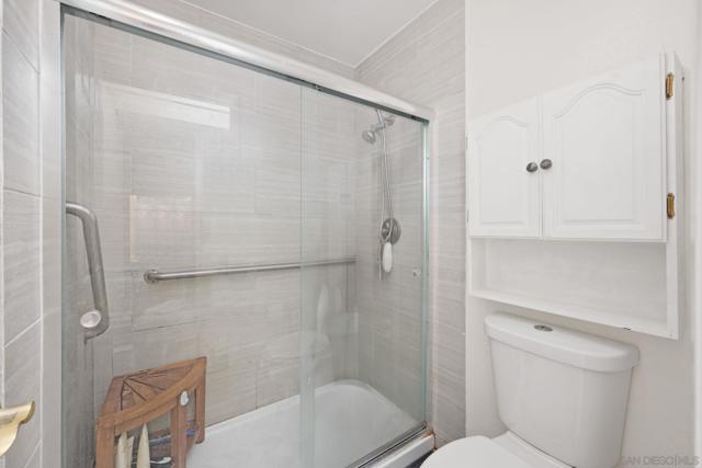 1709 Doral Gln, Escondido CA: https://media.crmls.org/mediaz/9852600e-e0a3-4451-a661-acd8515e4082.jpg