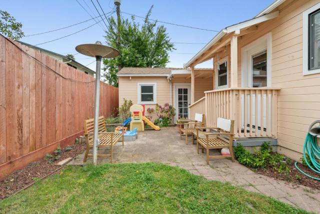 525 Laverne Avenue, Aptos CA: https://media.crmls.org/mediaz/9852f009-2b9f-44cf-9196-5235d3341798.jpg