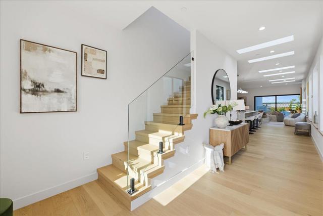 747 W Washington Avenue, Sunnyvale CA: https://media.crmls.org/mediaz/985311d7-33b3-40c5-9ed8-c9dd16b9fec3.jpg