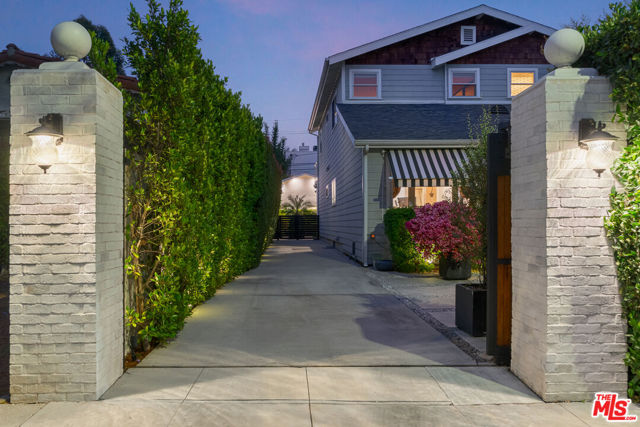 Image 20 of 22 For 806 Crescent Heights Boulevard