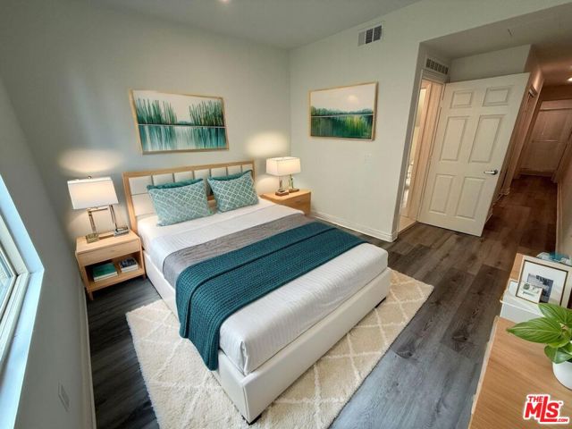 65 Plateau, Irvine CA: https://media.crmls.org/mediaz/9853a034-dffb-4e09-951b-6bf9b8280a0c.jpg