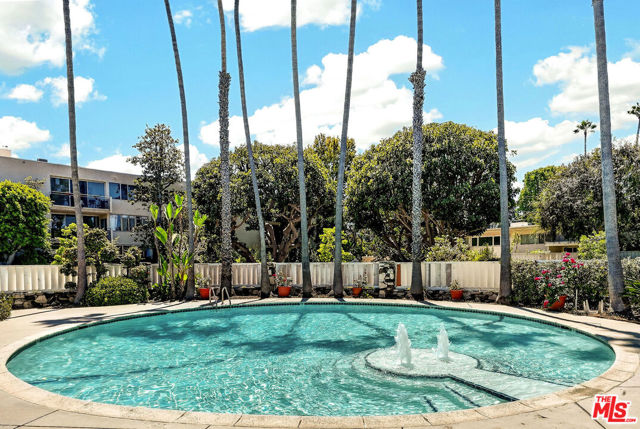 1 Bed Home for Sale in Los Angeles, California