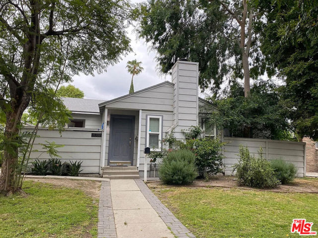 Photo of 17429 Burbank Boulevard, Encino, CA 91316