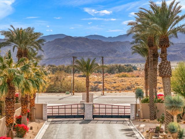 57645 Valley Lane, La Quinta CA: https://media.crmls.org/mediaz/9856271c-c0ba-4318-baf1-85e4c860b5a1.jpg