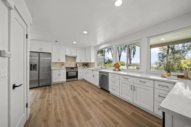 Detail Gallery Image 18 of 35 For 223 Cottingham Ct, Oceanside,  CA 92054 - 4 Beds | 2/1 Baths