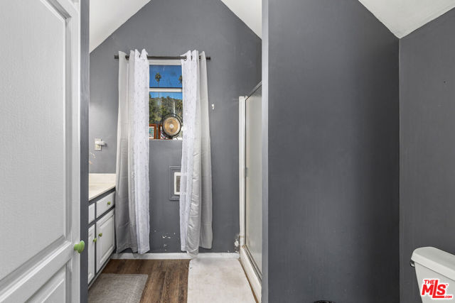 5184 Caspar Avenue, Los Angeles CA: https://media.crmls.org/mediaz/98566c19-50b5-483a-907d-cd3bca626cea.jpg