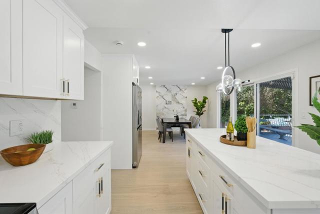5657 Shadow Ridge Drive, Castro Valley CA: https://media.crmls.org/mediaz/98569b76-8583-43da-9069-e77807d2ff92.jpg