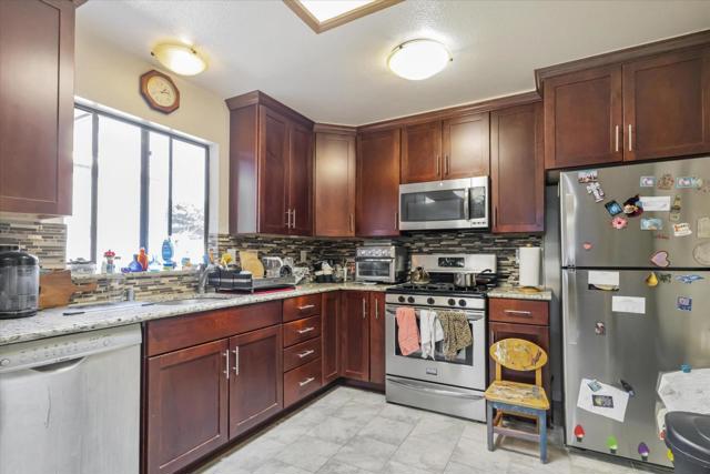 1715 Palmetto Avenue, Pacifica CA: https://media.crmls.org/mediaz/9856c8bd-7442-4a90-a01c-549dc09a1405.jpg