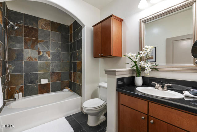 Detail Gallery Image 8 of 49 For 840 E Green St #217,  Pasadena,  CA 91101 - 2 Beds | 2 Baths