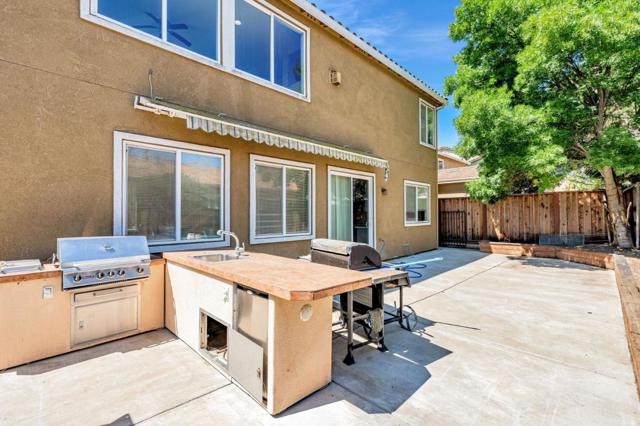 5323 Gold Creek Circle, Discovery Bay CA: https://media.crmls.org/mediaz/9856f3dd-bb10-47da-b005-f3be4cb0ebc2.jpg