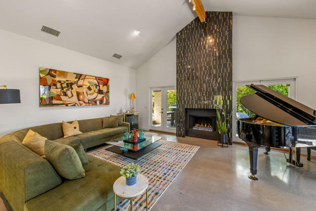 24 Calle Ardilla, Rancho Mirage CA: https://media.crmls.org/mediaz/98578e2b-37df-426b-9190-c5f8c80627f0.jpg