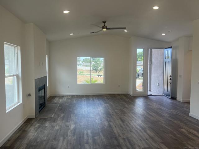 11977 Raceway, Lakeside CA: https://media.crmls.org/mediaz/9857ac93-089c-4bbf-946d-0efb6c5f29f1.jpg