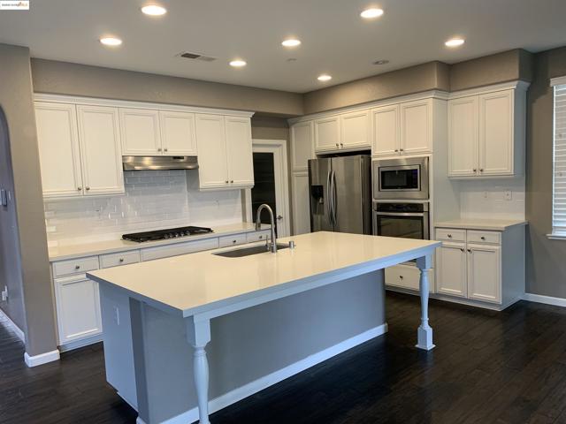 8047 Westport Circle, Discovery Bay CA: https://media.crmls.org/mediaz/9857c85e-5c5d-451b-b8bf-9c24596ff448.jpg